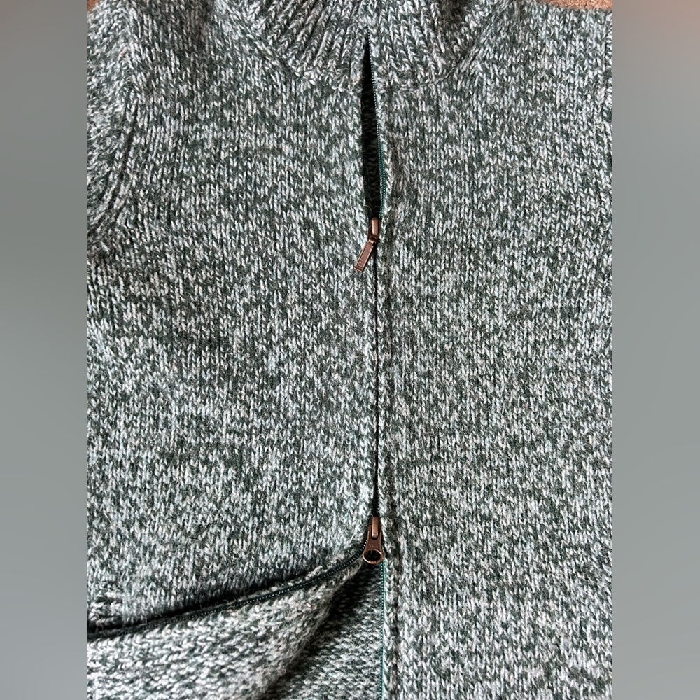 L.L. Bean Women’s Forest Green 100% Lambswool Sweater. Size M - Picture 5 of 7
